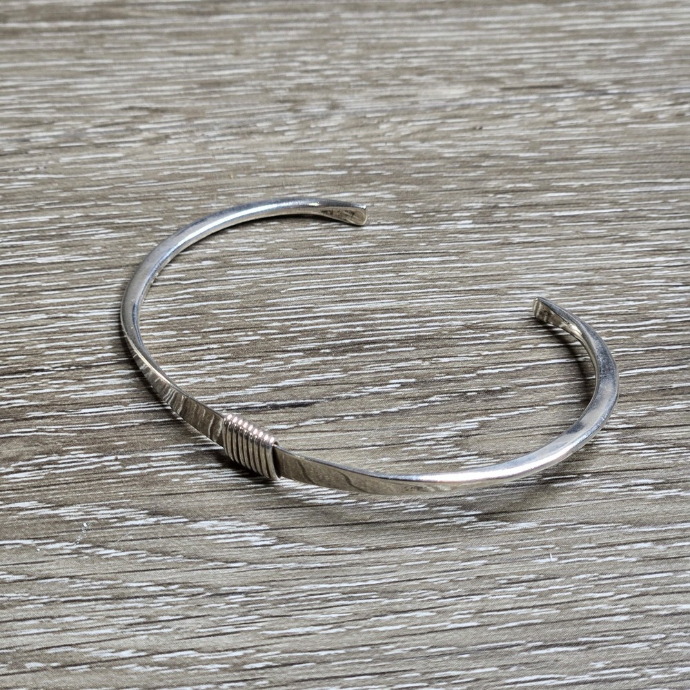 Sterling Silver 925 Open Cuff Bangle Bracelet Wire Wrap Accent 7.6g T. Shea